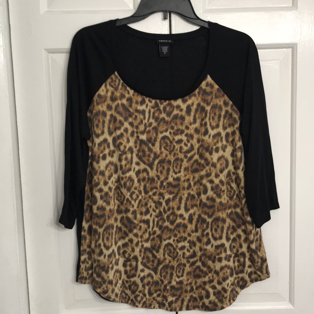 EUC Torrid raglan tee